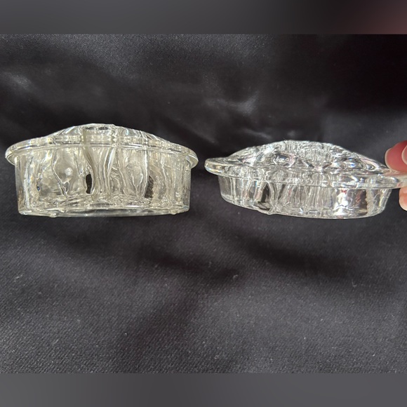 Vintage glass flower frogs set of 2 with 11 holes each - Picture 4 of 7